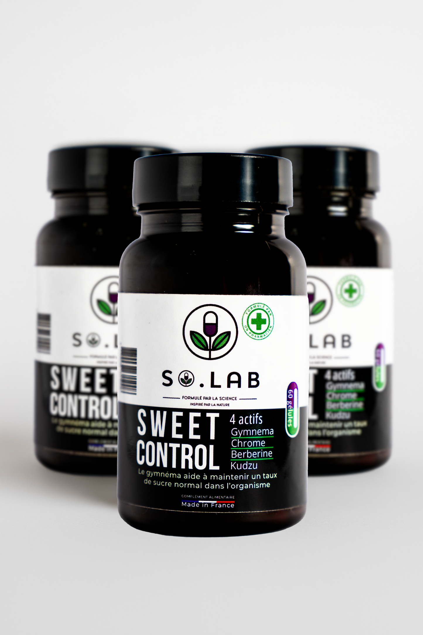 Trois boîtes de cure de compléments alimentaires Sweet Control alignées sur un fond blanc, mettant en avant le produit.