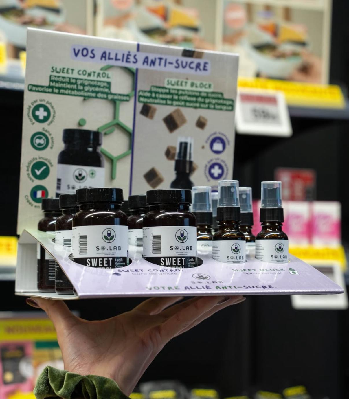 Nous proposons à nos pharmaciens des PLV, support commercial de ventes afin de proposer nos produits anti-sucre sur leur présentoir. Pour en recevoir, contactez-nous par mail ou via le formulaire de contact !